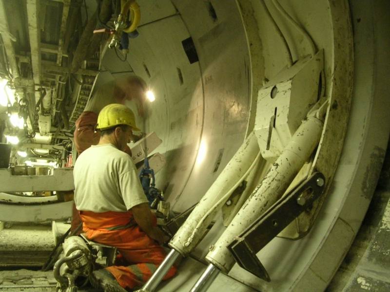 cogeis lavori - tunnelling tbm - snam rete gas italia - tunnel poggioscudeddaro